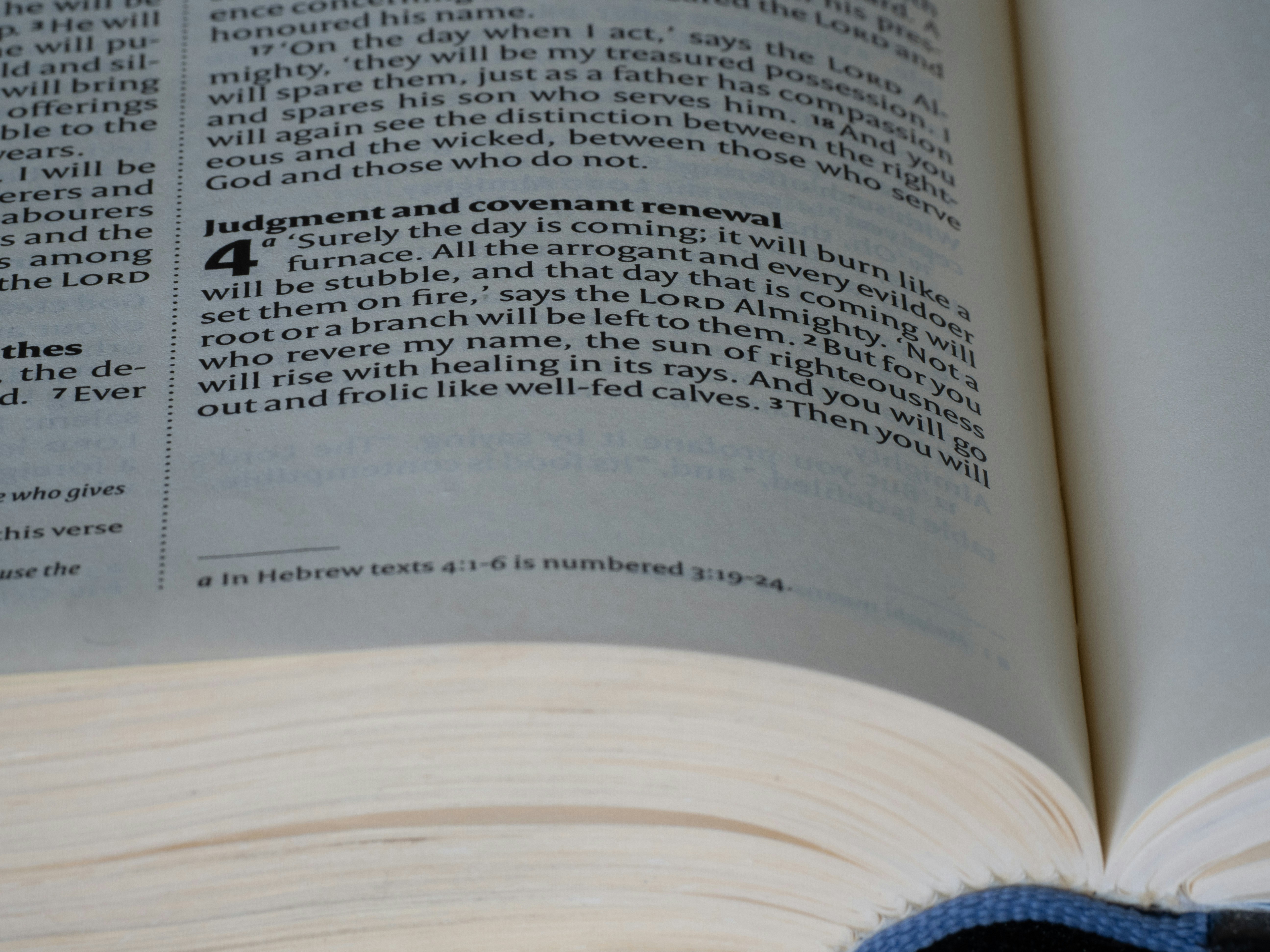 トレード日誌に手書きでローソク足の形を描き込み、パターンごとに分析しているノート