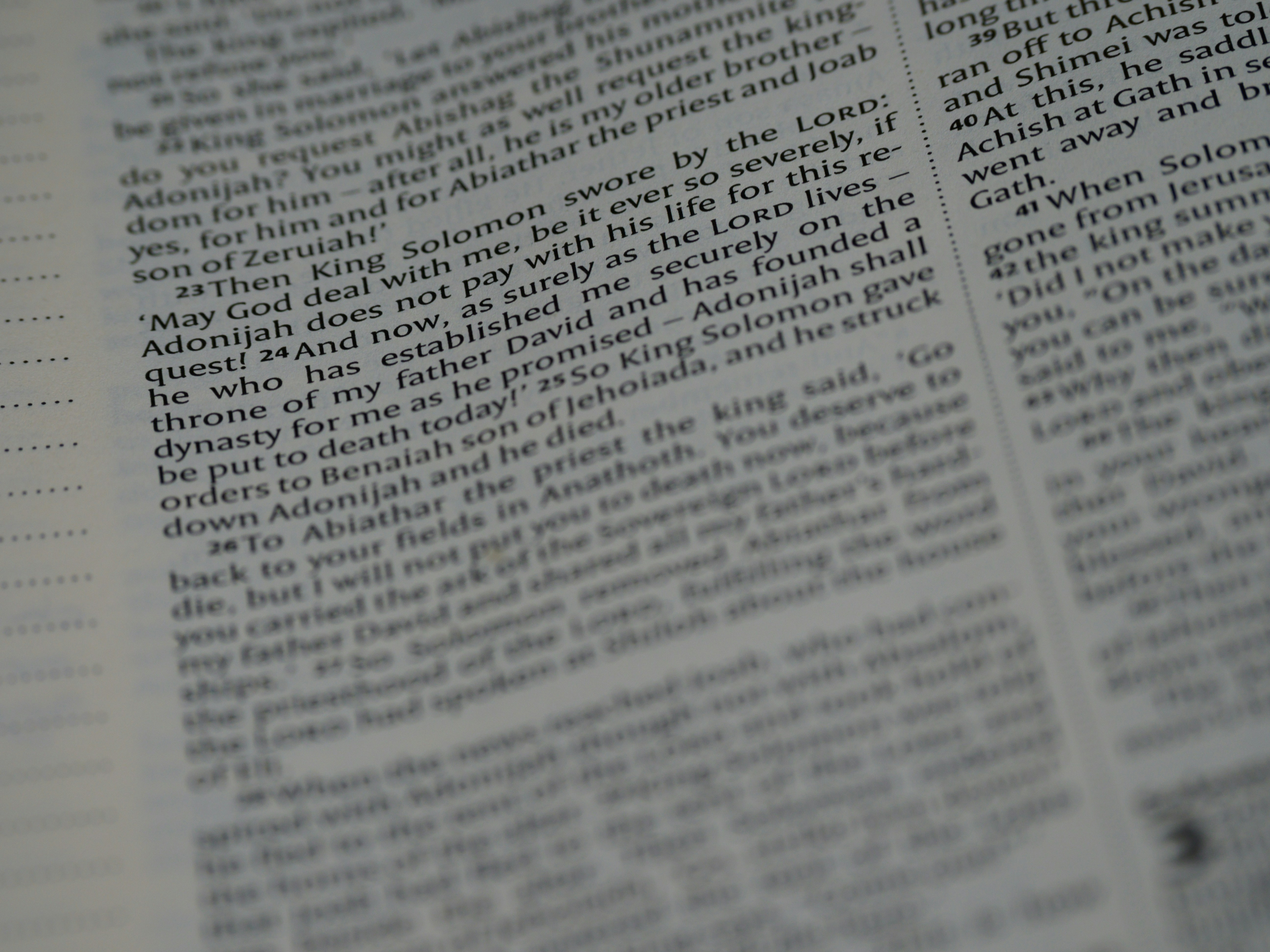 上昇と下降を示すグラフのイラスト